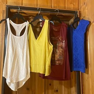 Size Medium tank & top bundle Free People & SO & Disney